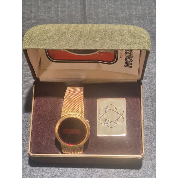 RARE- Exetron Model 32 LED Digital Watch MTQ-32V Box Papers Serial Match Works main image 6